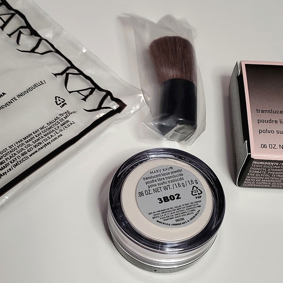 NEW Mary Kay Mini Translucent Powder with Brush Travel Pack (1.6g) - Picture 4 of 7